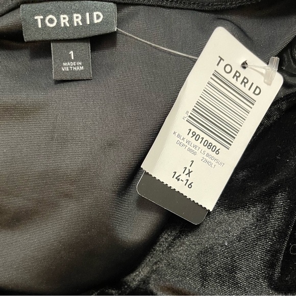 NWT Torrid V-Neck Velvet Long Sleeve Bodysuit - Picture 5 of 8